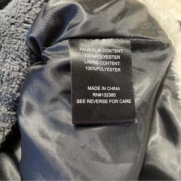 Love Notes Poncho Faux Fur with Sleeves Block Stripes Very Soft! - Picture 6 of 6